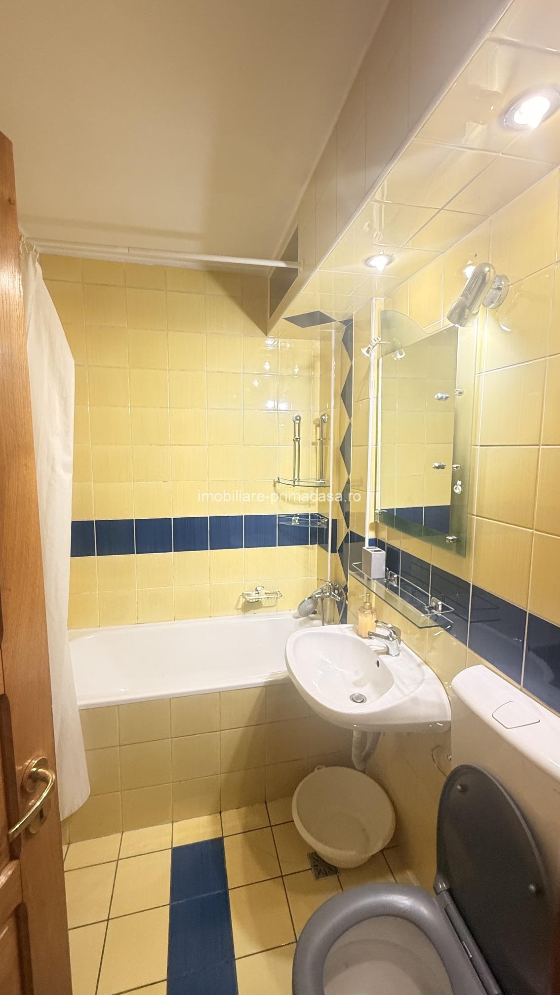 Apartament semidecomandat, Centru – Strada Revoluției, etaj 1, mobilat! - imagine 14