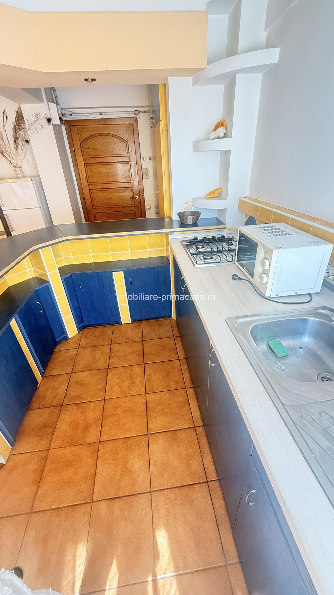 Apartament semidecomandat, Centru – Strada Revoluției, etaj 1, mobilat! - imagine 10