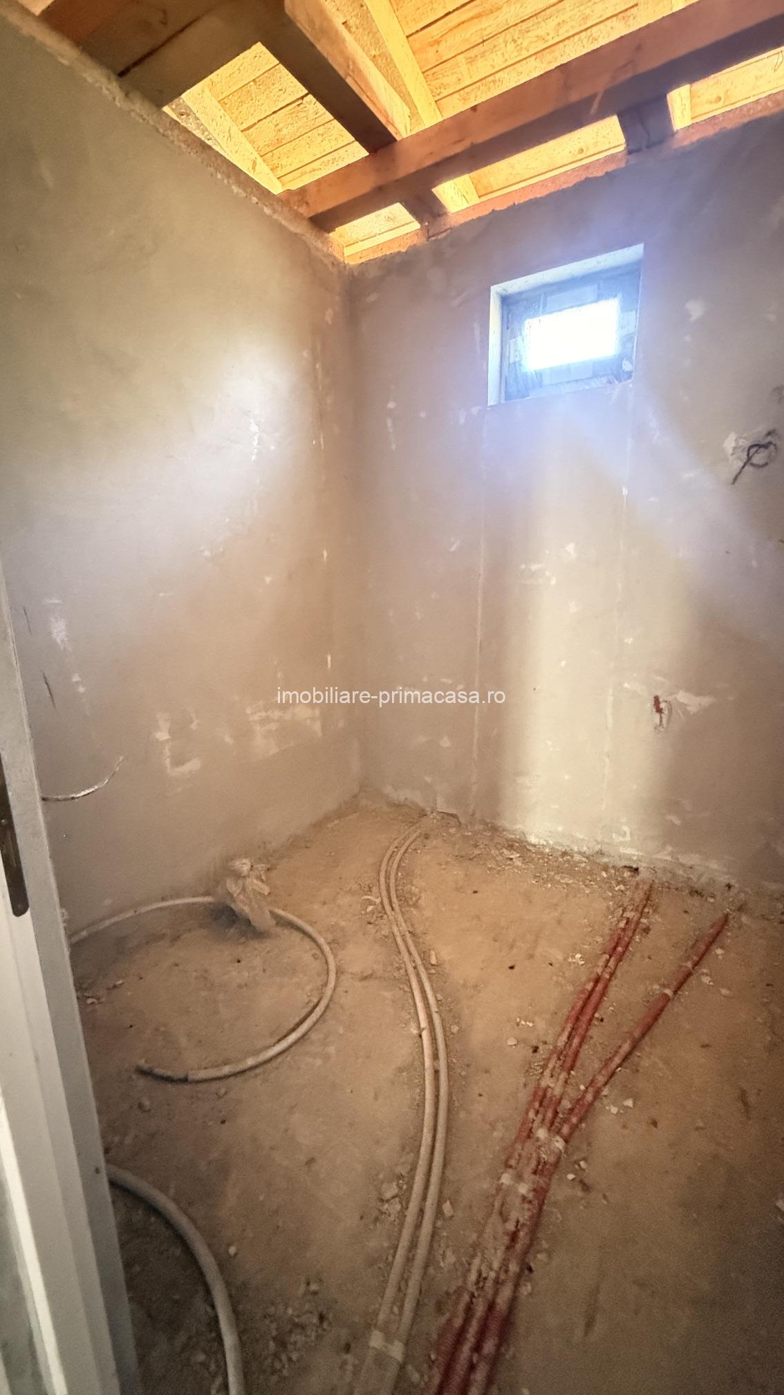 ZONA CASTEL TRANSILVANIA -str. VRANCEI -casa parter la rosu cu teren 1678mp - imagine 4