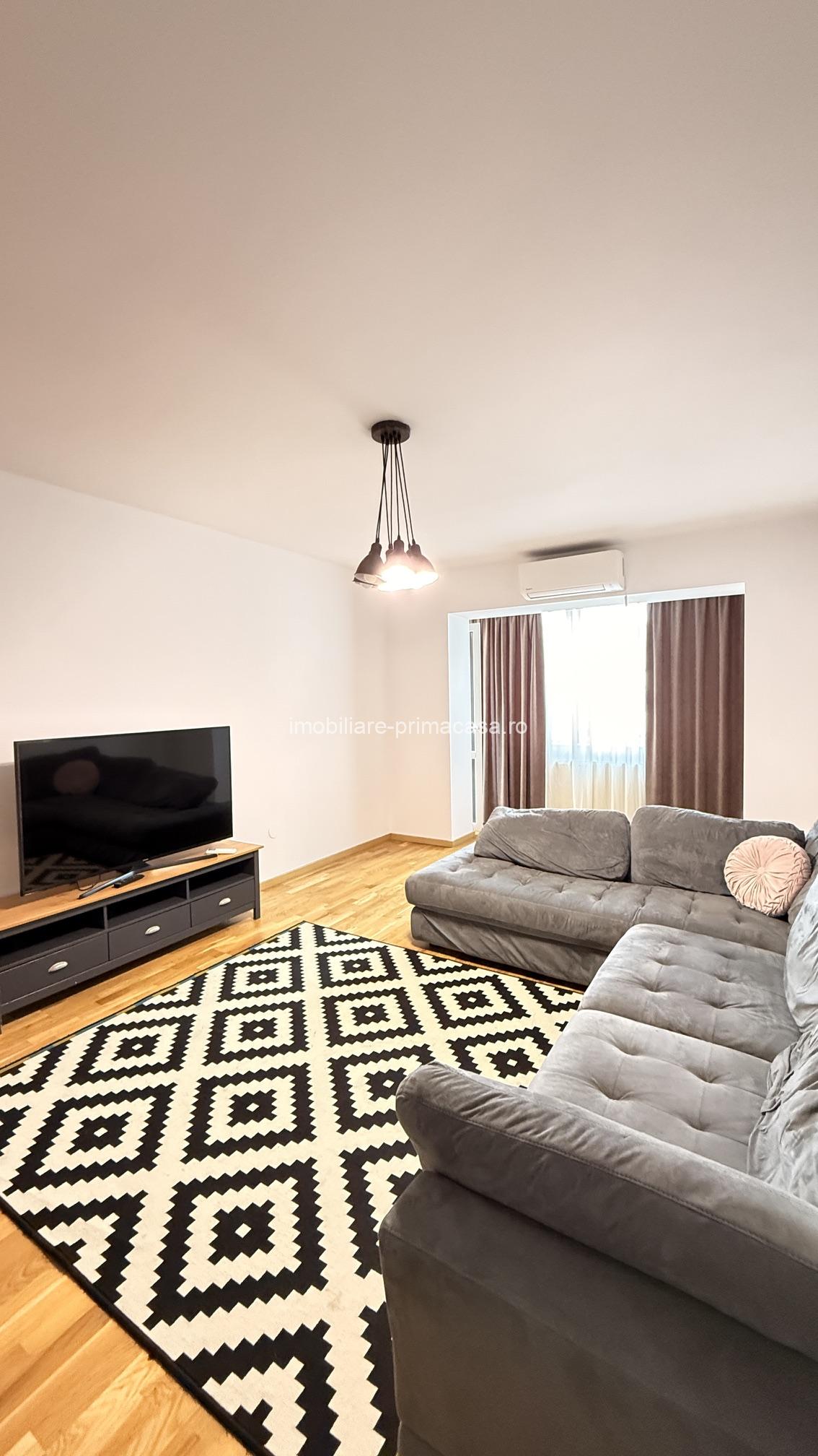 Casa de Cultură -Apartament spațios cu 3 camere, 75 mp, etaj 2 !