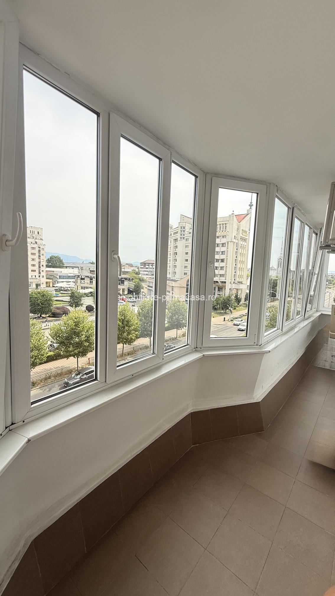 Bulevardul Unirii, vedere spre Parcul Mara-Apartament cu 3 camere de închiriat! - imagine 10