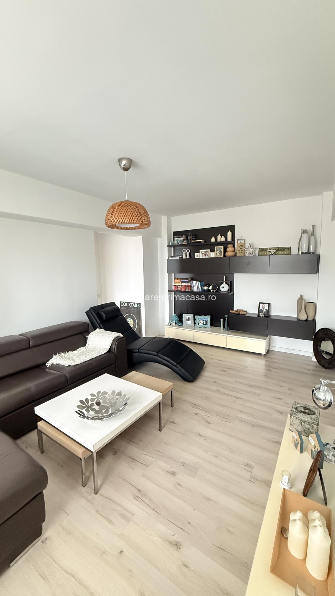 Bulevardul Unirii, vedere spre Parcul Mara-Apartament cu 3 camere de închiriat! - imagine 2