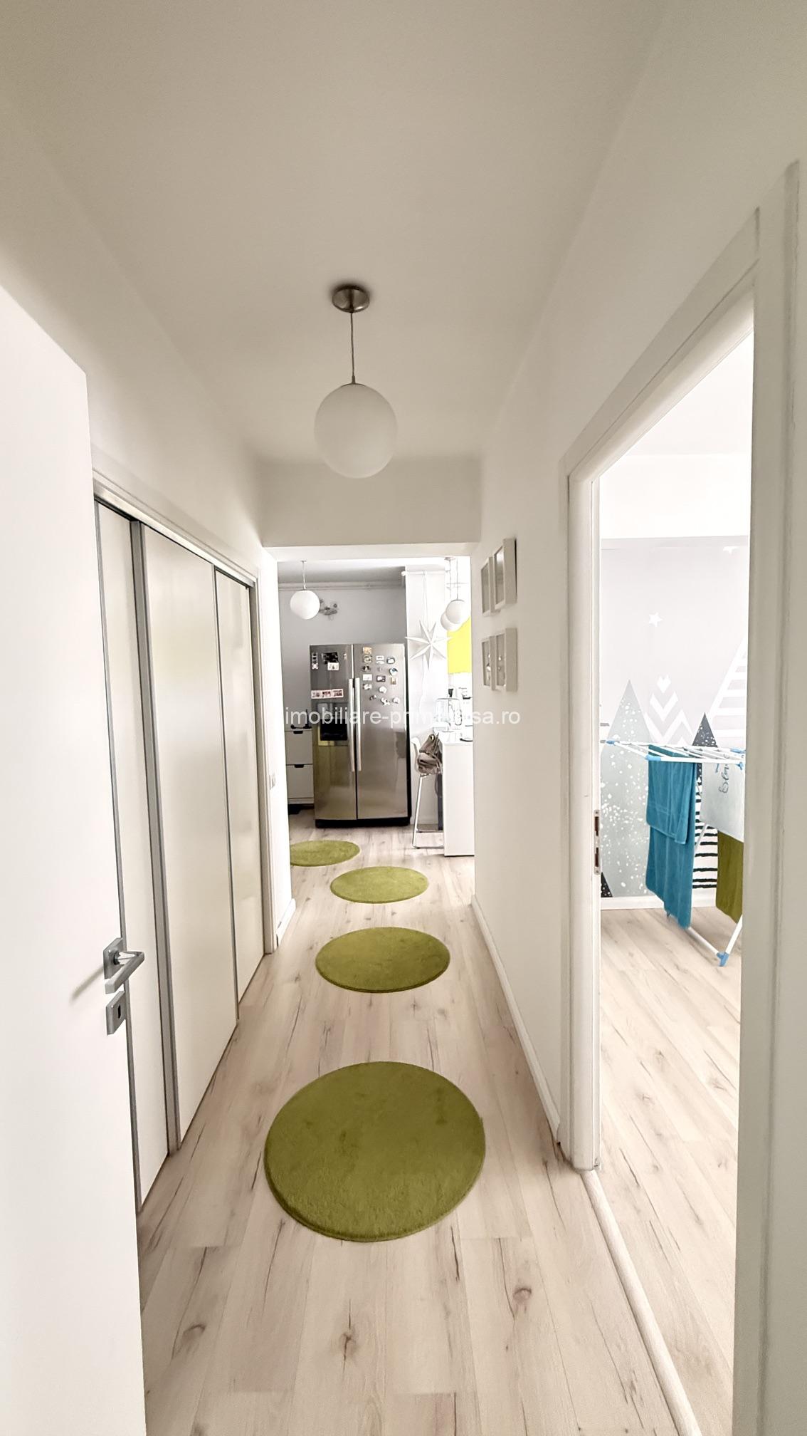 Bulevardul Unirii, vedere spre Parcul Mara-Apartament cu 3 camere de închiriat! - imagine 6