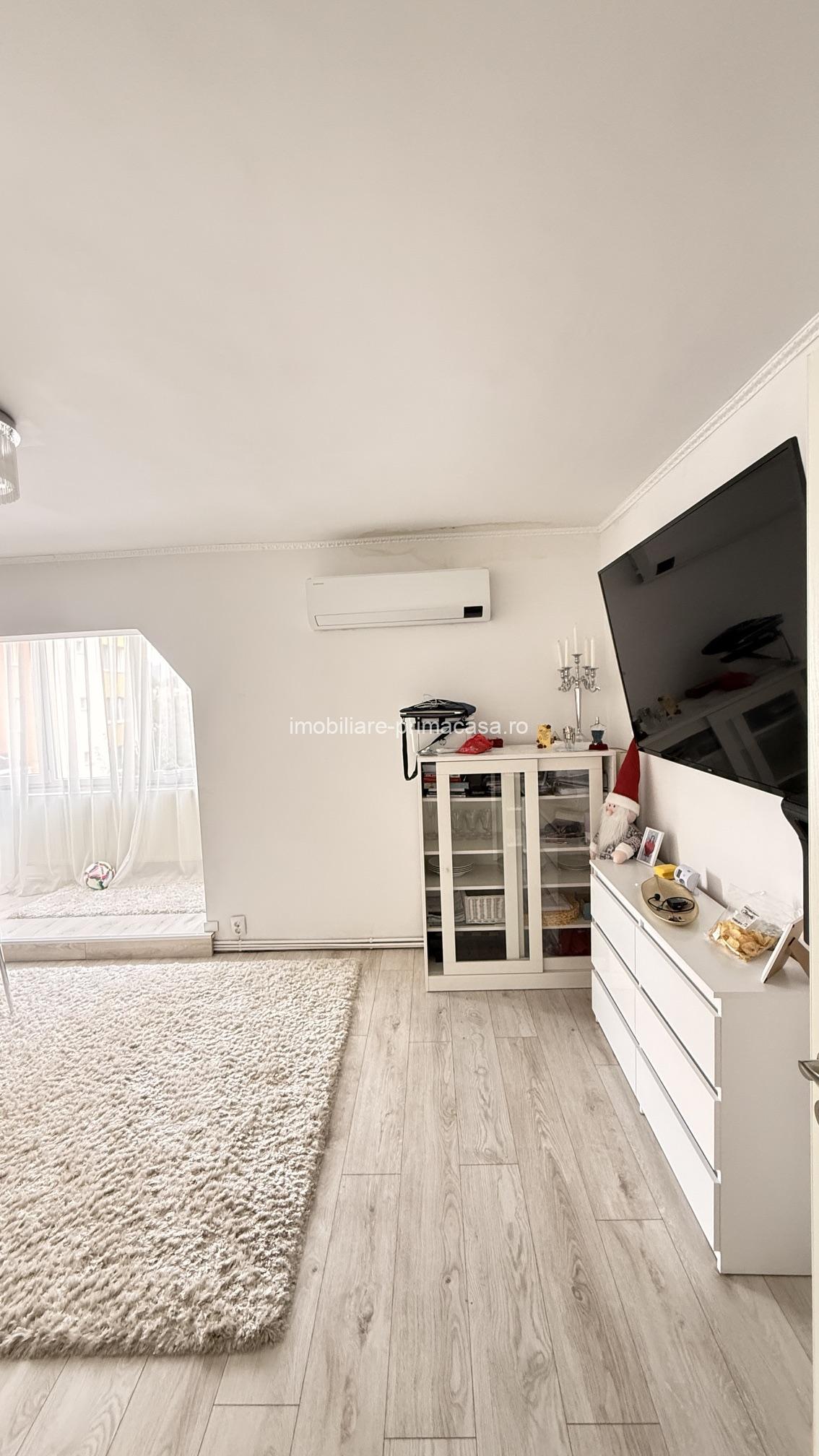 HORTENSIEI -CENTRU -4camere decomandat, mobilat si utilat! - imagine 12