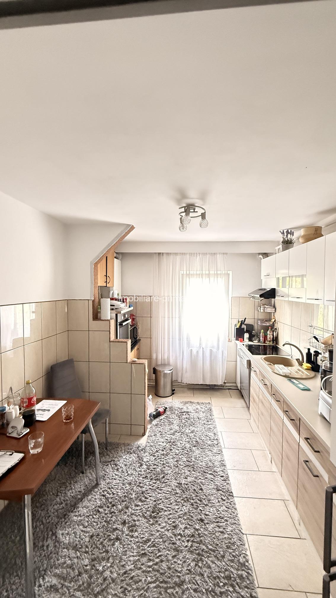 HORTENSIEI -CENTRU -4camere decomandat, mobilat si utilat!